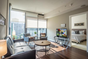 High Rise 2 Bedroom apartment in a Great location apts